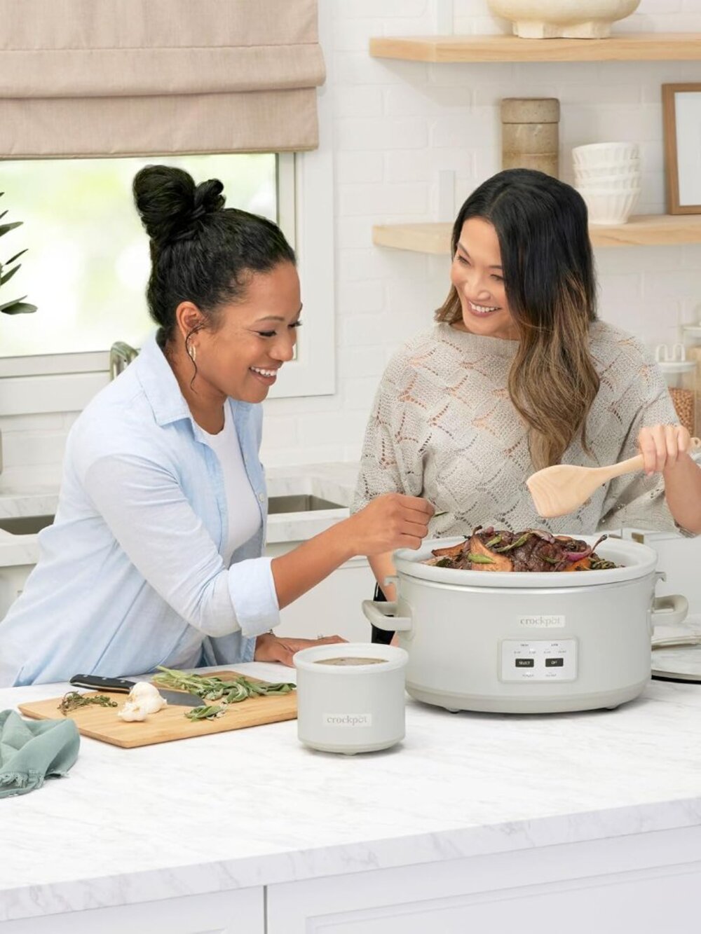 Crockpot Cook & Carry 7QT Slow Cooker with Little Dipper - Picture 6 of 9